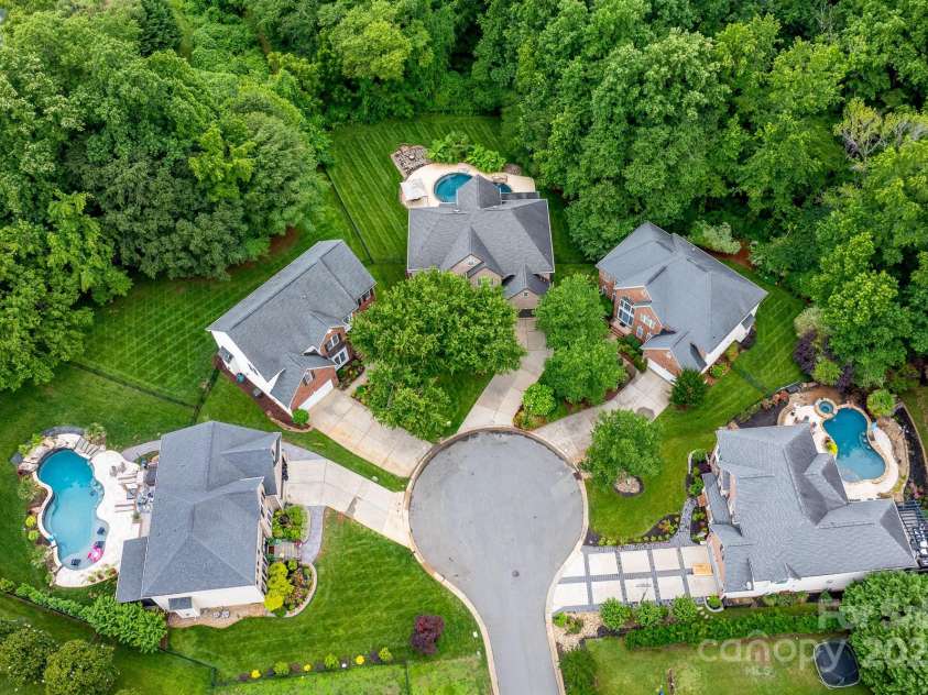 12002 Cobham Court, Huntersville, NC 28078.  MLS# CAR4269076, YatesRealty ID 21134. Cobham Ct cul-de-sac aerial view