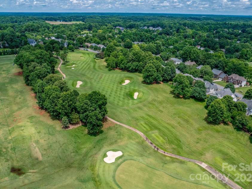12002 Cobham Court, Huntersville, NC 28078.  MLS# CAR4269076, YatesRealty ID 21134. NorthStone is a private golf community. Membership is separate from the HOA.