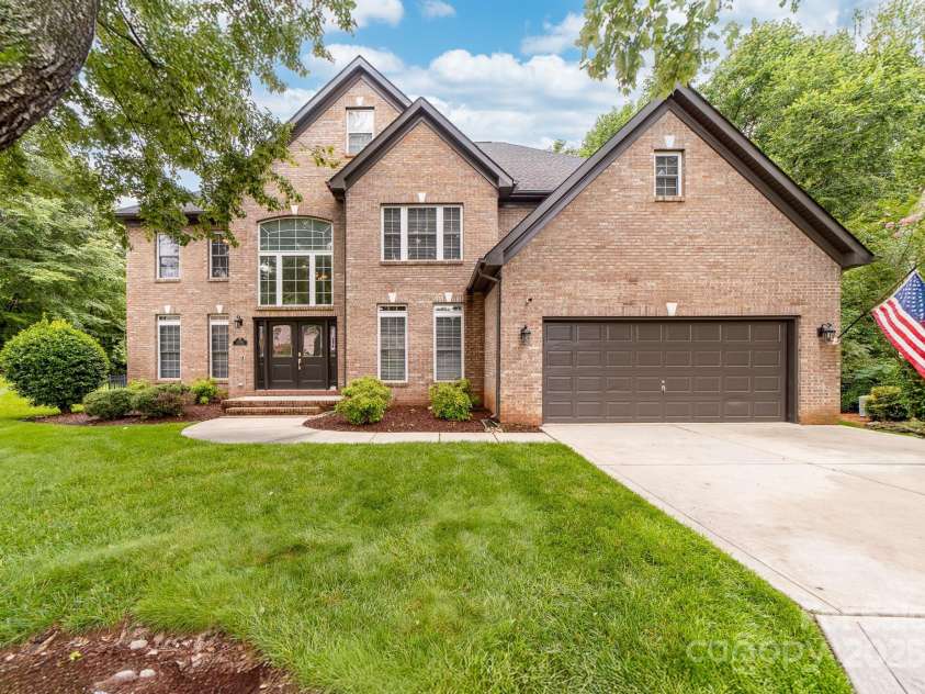12002 Cobham Court, Huntersville, NC 28078.  MLS# CAR4269076, YatesRealty ID 21134. Welome to you Dream Home
