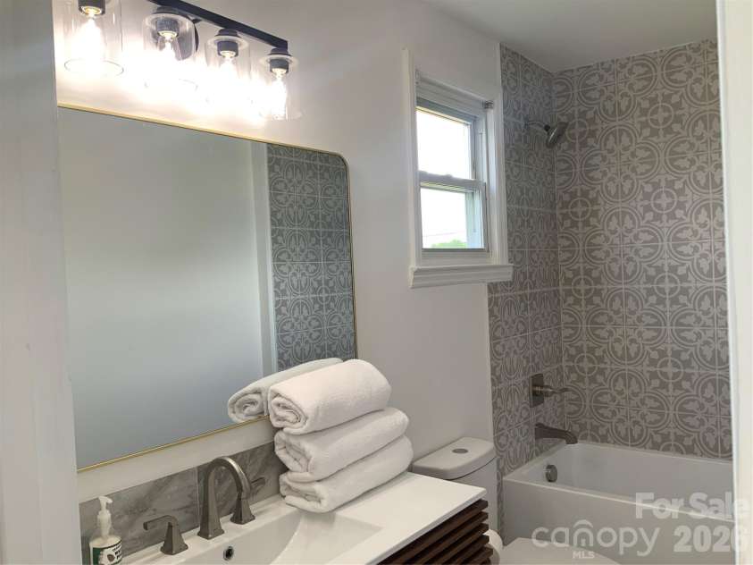 358 Woodlawn Avenue, Cramerton, NC 28032.  MLS# CAR4365227, YatesRealty ID 21134. 