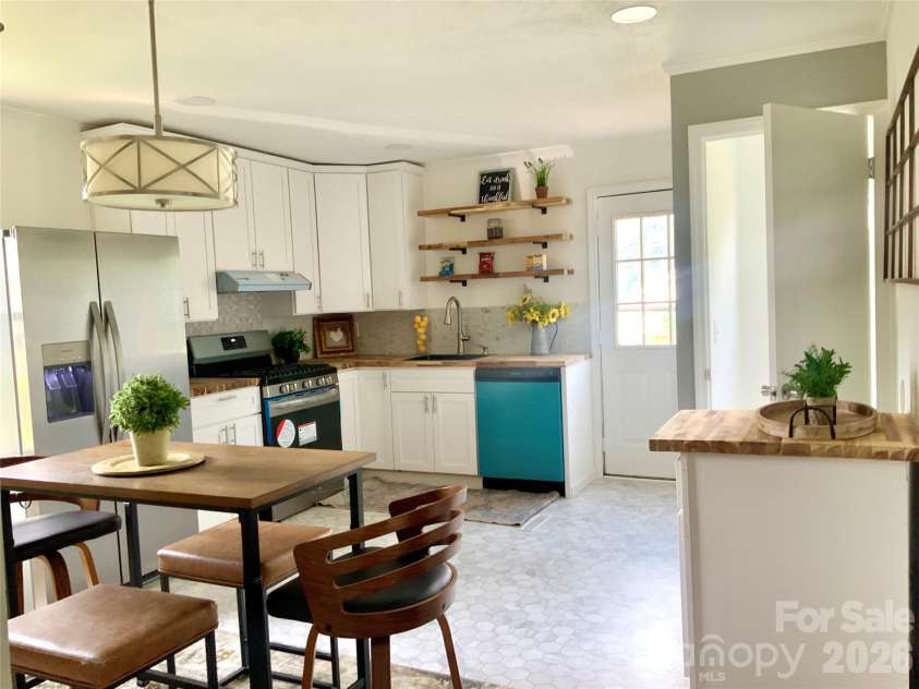 358 Woodlawn Avenue, Cramerton, NC 28032.  MLS# CAR4365227, YatesRealty ID 21134. 