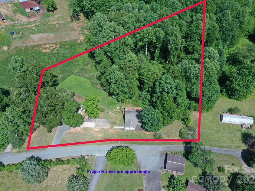 5197 Reese Store Avenue, Morganton, NC 28655.  MLS# CAR4258441, YatesRealty ID 21135. 