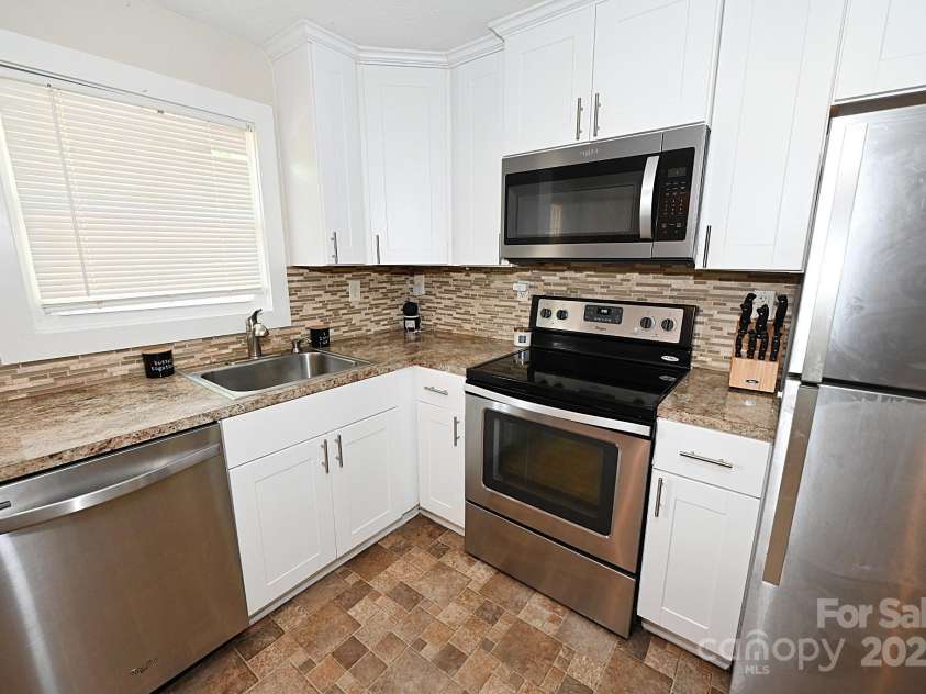 5197 Reese Store Avenue, Morganton, NC 28655.  MLS# CAR4258441, YatesRealty ID 21135. 