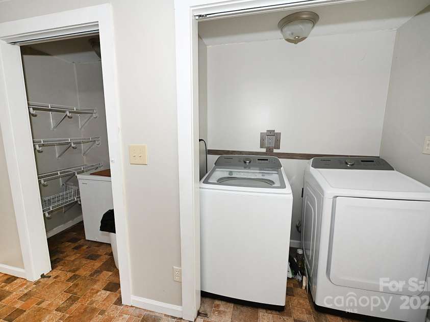 5197 Reese Store Avenue, Morganton, NC 28655.  MLS# CAR4258441, YatesRealty ID 21135. 