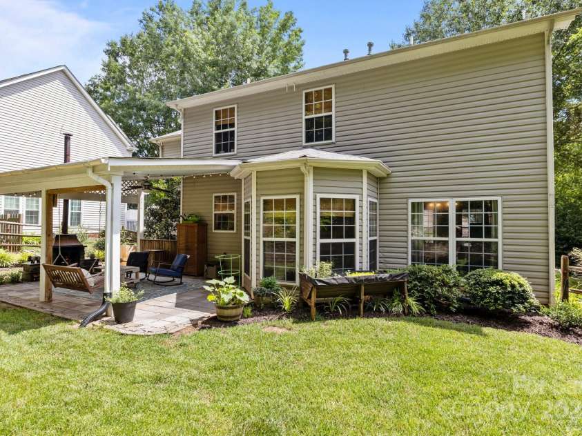 8700 Fox Tail Lane, Huntersville, NC 28078.  MLS# CAR4269110, YatesRealty ID 21136. 