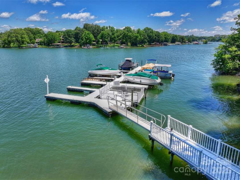 159 Carsons Place, Mooresville, NC 28117.  MLS# CAR4270616, YatesRealty ID 21137. Community Boat Slips