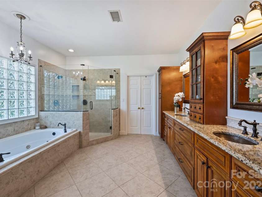 159 Carsons Place, Mooresville, NC 28117.  MLS# CAR4270616, YatesRealty ID 21137. Primary Bathroom