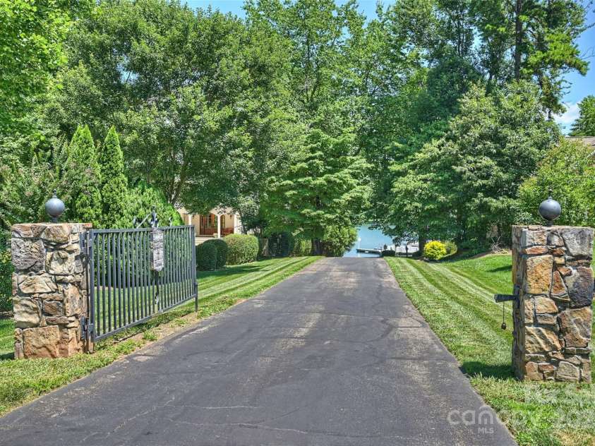159 Carsons Place, Mooresville, NC 28117.  MLS# CAR4270616, YatesRealty ID 21137. Private Community Boat Ramp