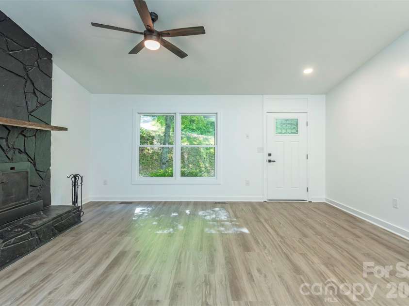 4 Smokey Mountain Drive, Swannanoa, NC 28778.  MLS# CAR4362621, YatesRealty ID 21137. 