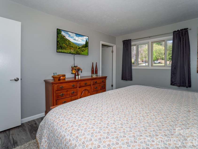 2456 Hendersonville Highway, Pisgah Forest, NC 28768.  MLS# CAR4363378, YatesRealty ID 21138. 