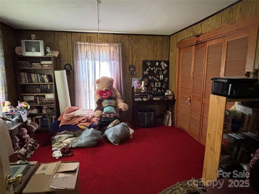 4059 10th Avenue Drive, Hickory, NC 28602.  MLS# CAR4270604, YatesRealty ID 21138. 