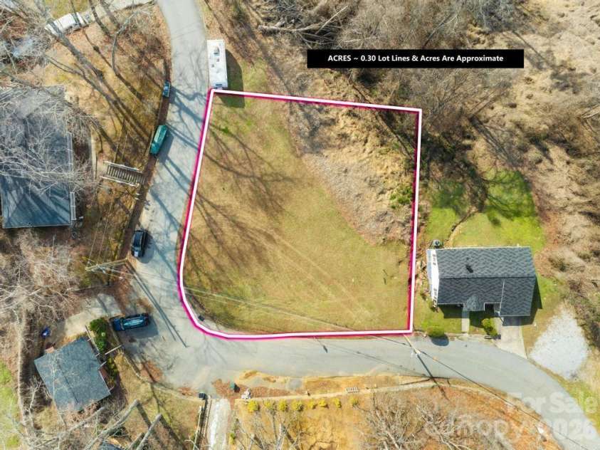 430 Arlington Circle, Lenoir, NC 28645.  MLS# CAR4411712, YatesRealty ID 21139. Highlight - 434 Arlington Circle NW