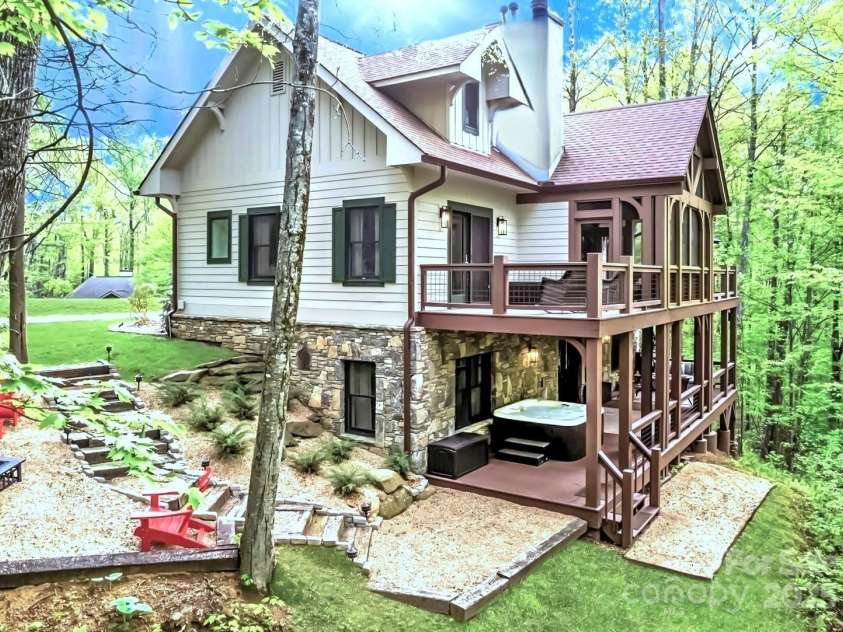 62 Blair Athel Point, Waynesville, NC 28786.  MLS# CAR4259633, YatesRealty ID 21139. 