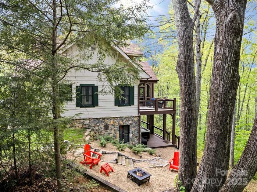 62 Blair Athel Point, Waynesville, NC 28786.  MLS# CAR4259633, YatesRealty ID 21139. 