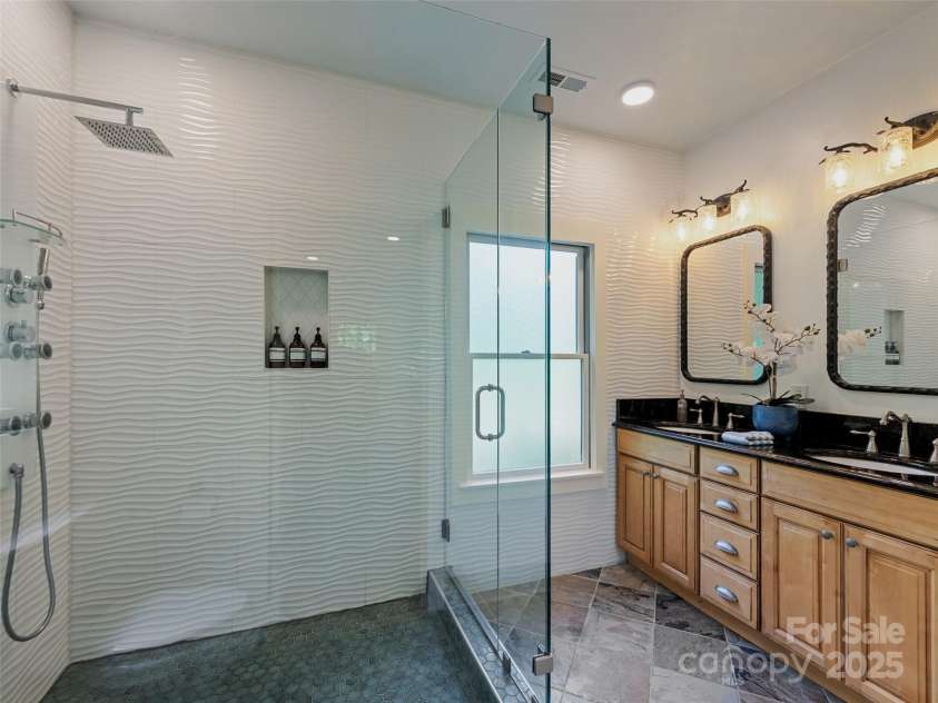 62 Blair Athel Point, Waynesville, NC 28786.  MLS# CAR4259633, YatesRealty ID 21139. 