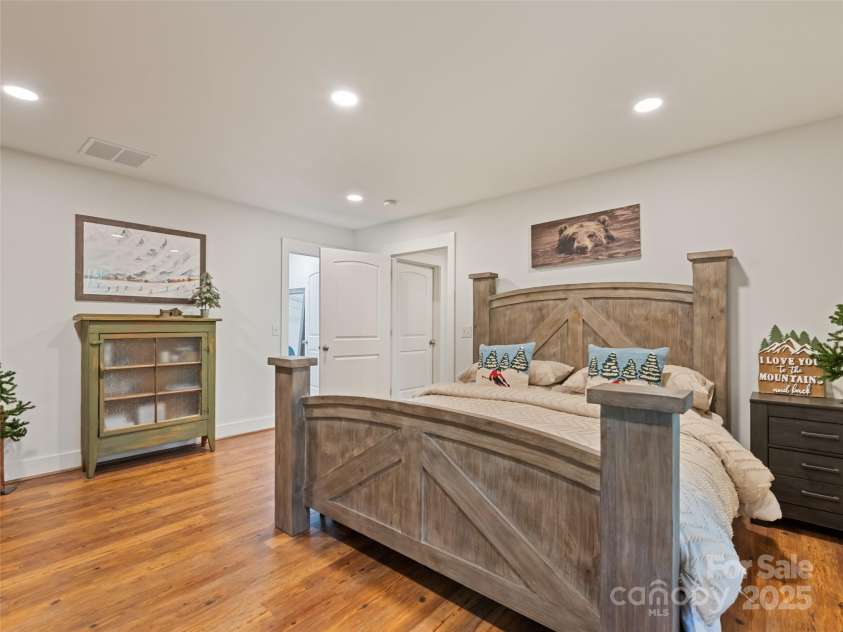 62 Blair Athel Point, Waynesville, NC 28786.  MLS# CAR4259633, YatesRealty ID 21139. 