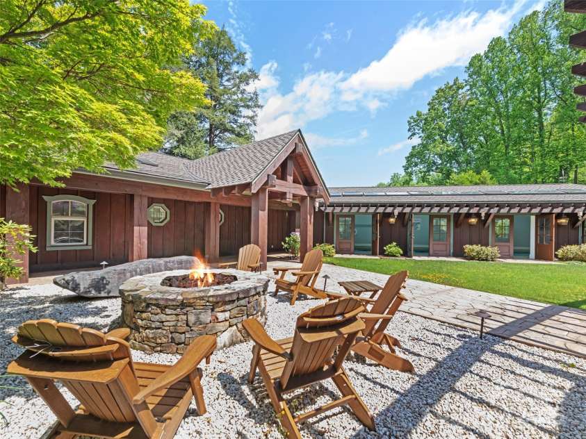 62 Blair Athel Point, Waynesville, NC 28786.  MLS# CAR4259633, YatesRealty ID 21139. 