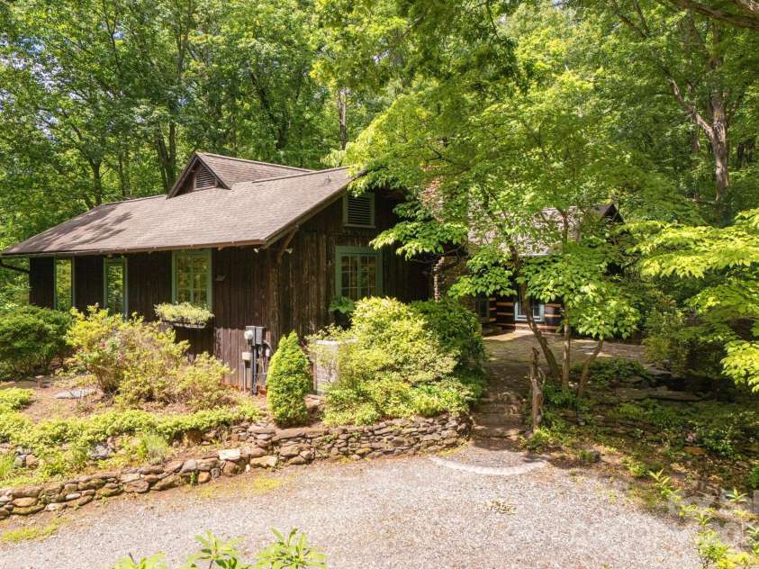 247 Skyuka Mountain Road, Columbus, NC 28722.  MLS# CAR4215183, YatesRealty ID 2114. 