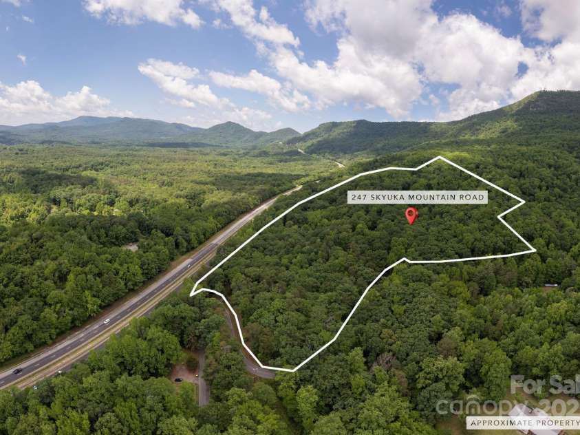 247 Skyuka Mountain Road, Columbus, NC 28722.  MLS# CAR4215183, YatesRealty ID 2114. 