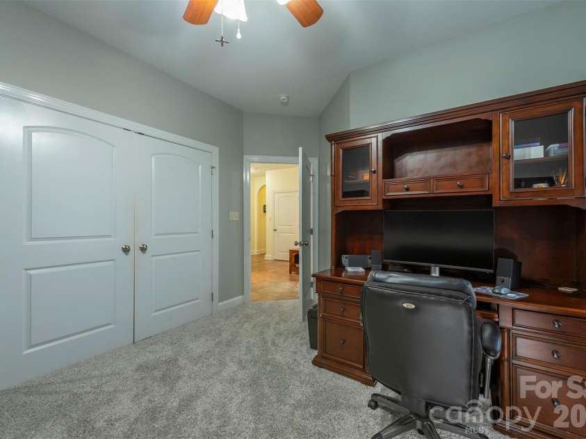 39 Pacifico Drive, Asheville, NC 28806.  MLS# CAR4298660, YatesRealty ID 2114. 