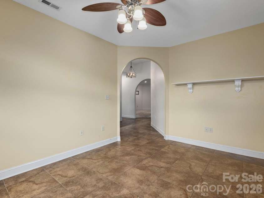 39 Pacifico Drive, Asheville, NC 28806.  MLS# CAR4298660, YatesRealty ID 2114. 