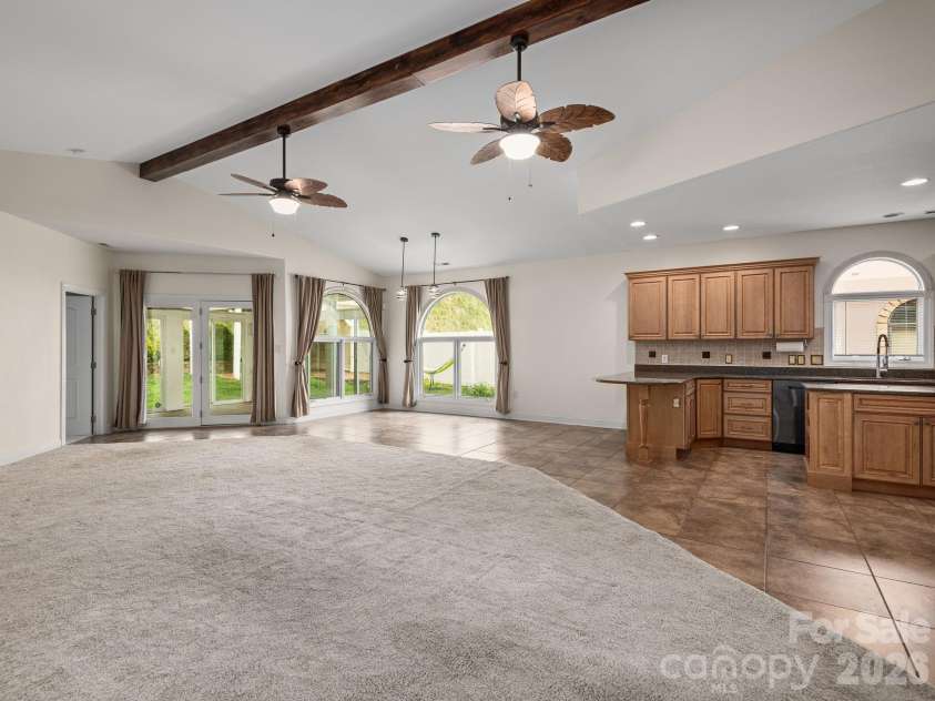 39 Pacifico Drive, Asheville, NC 28806.  MLS# CAR4298660, YatesRealty ID 2114. 