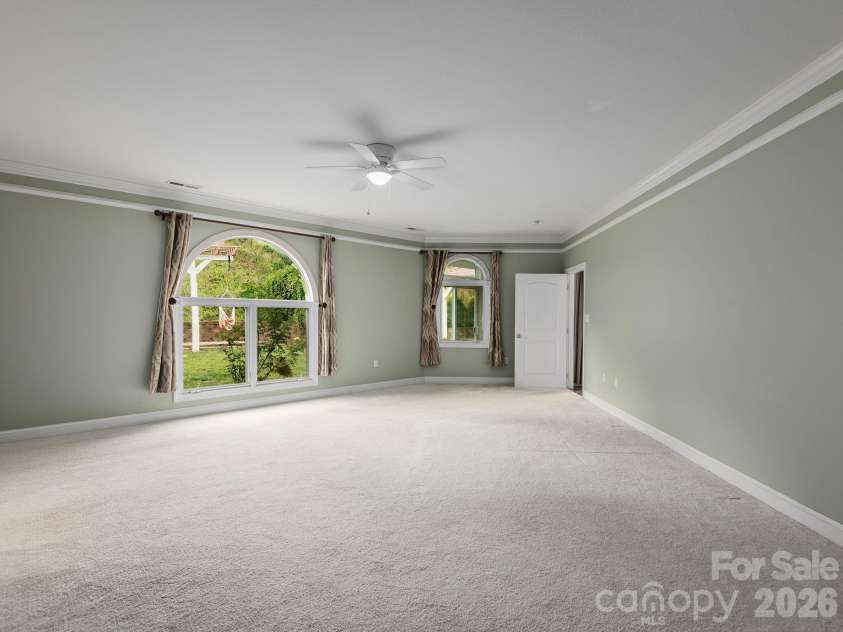 39 Pacifico Drive, Asheville, NC 28806.  MLS# CAR4298660, YatesRealty ID 2114. 
