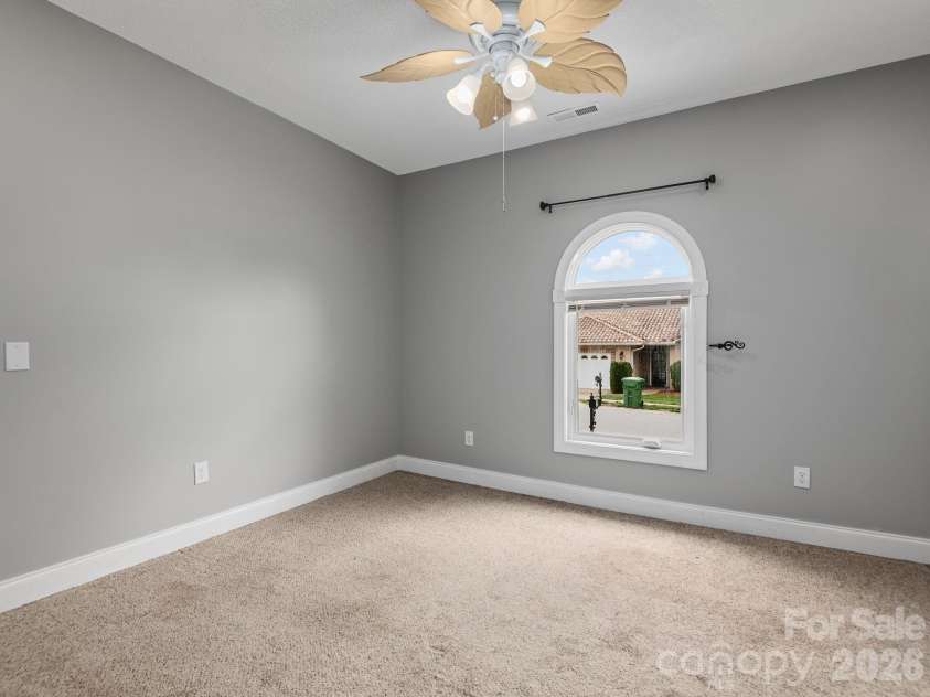39 Pacifico Drive, Asheville, NC 28806.  MLS# CAR4298660, YatesRealty ID 2114. 