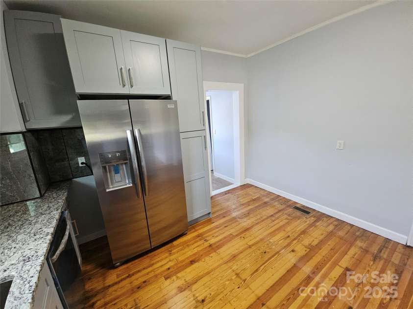 1704 16th Street, Hickory, NC 28601.  MLS# CAR4273452, YatesRealty ID 21140. 