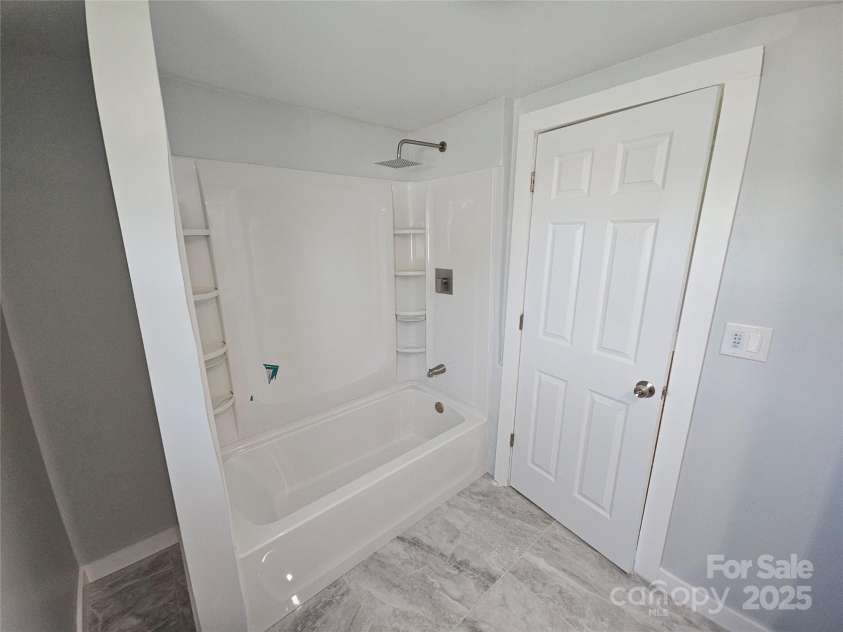 1704 16th Street, Hickory, NC 28601.  MLS# CAR4273452, YatesRealty ID 21140. 