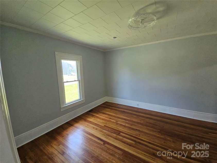 1704 16th Street, Hickory, NC 28601.  MLS# CAR4273452, YatesRealty ID 21140. 