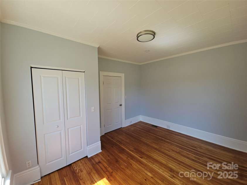 1704 16th Street, Hickory, NC 28601.  MLS# CAR4273452, YatesRealty ID 21140. 