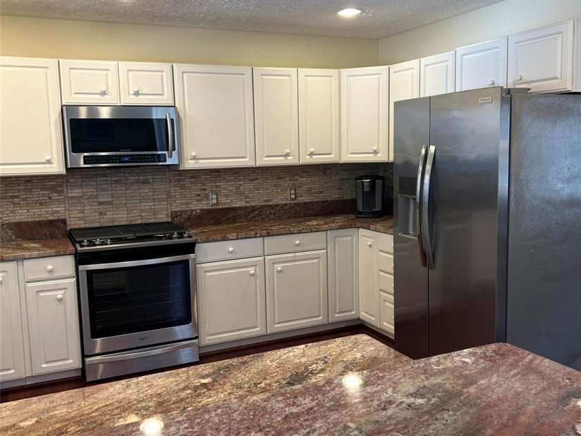 323 Swamp Fox Drive, Fort Mill, SC 29715.  MLS# CAR4380681, YatesRealty ID 21141. 