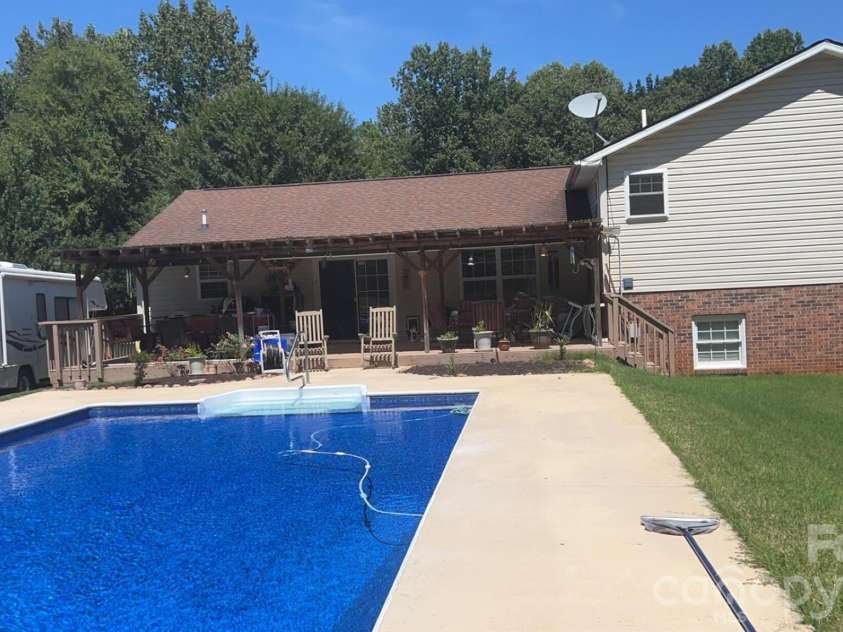 323 Swamp Fox Drive, Fort Mill, SC 29715.  MLS# CAR4380681, YatesRealty ID 21141. 