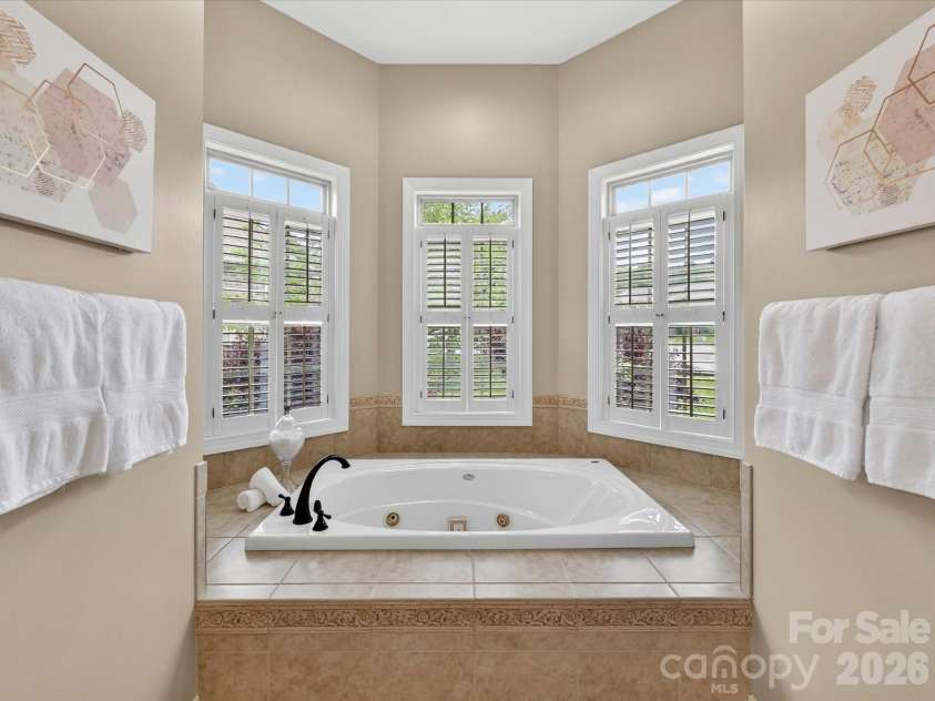 2007 Sugar Mill Road, Indian Trail, NC 28079.  MLS# CAR4375322, YatesRealty ID 21143. Primary ensuite bath with jetted tub