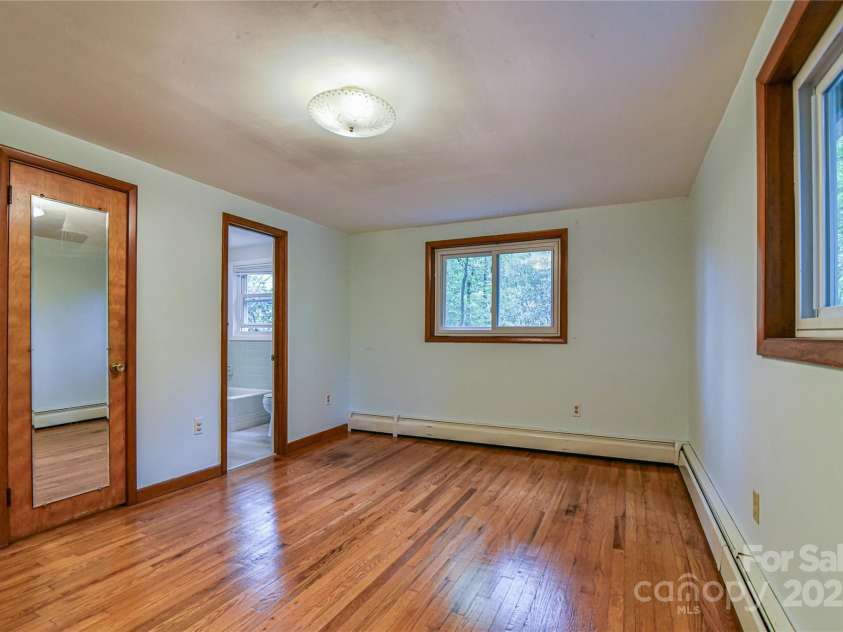 5 Old Cove Road, Black Mountain, NC 28711.  MLS# CAR4263653, YatesRealty ID 21143. Bedroom # 1