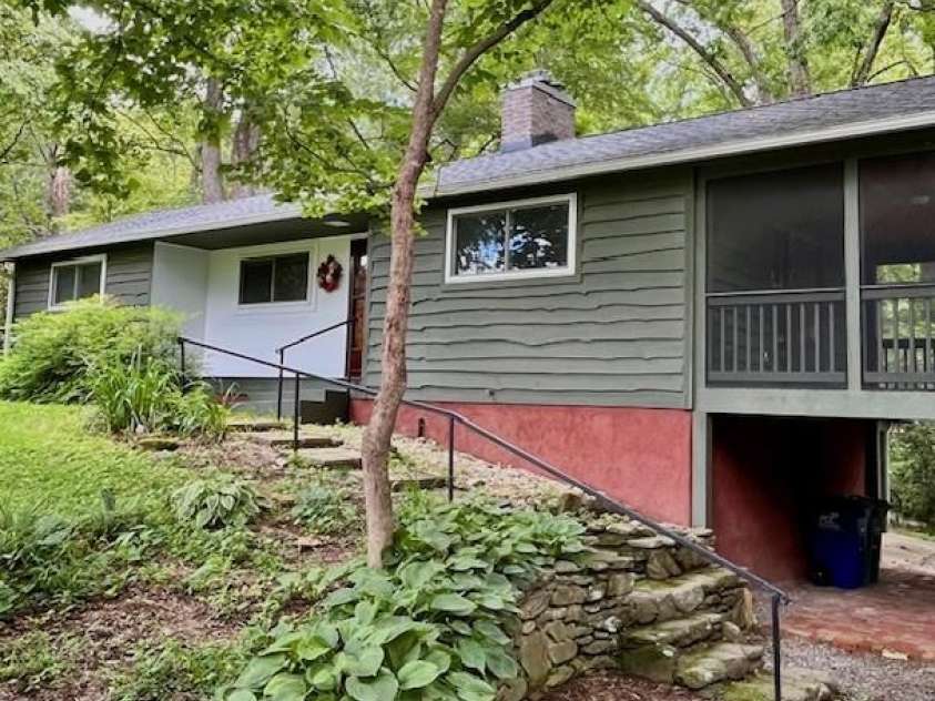 5 Old Cove Road, Black Mountain, NC 28711.  MLS# CAR4263653, YatesRealty ID 21143. Living in Nature