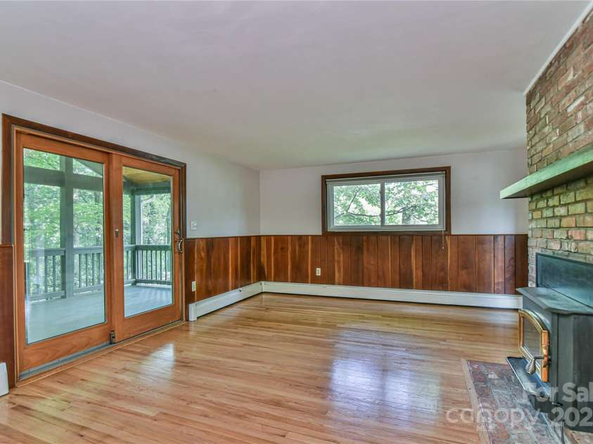 5 Old Cove Road, Black Mountain, NC 28711.  MLS# CAR4263653, YatesRealty ID 21143. Living Room With Lots of Light