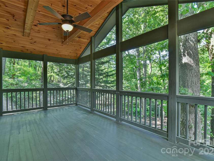 5 Old Cove Road, Black Mountain, NC 28711.  MLS# CAR4263653, YatesRealty ID 21143. You Will Love This Place!