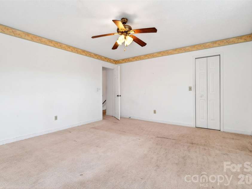 75 Laurelwood Drive, Marion, NC 28752.  MLS# CAR4361973, YatesRealty ID 21144. 