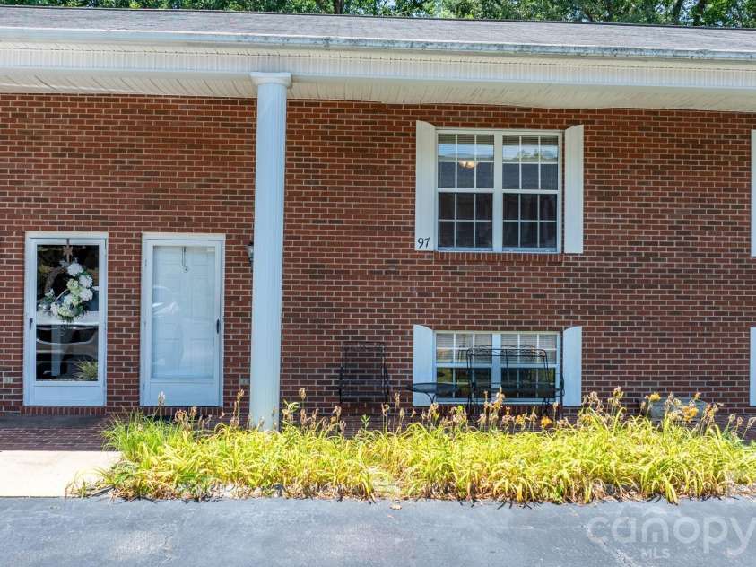 75 Laurelwood Drive, Marion, NC 28752.  MLS# CAR4400780, YatesRealty ID 21144. 
