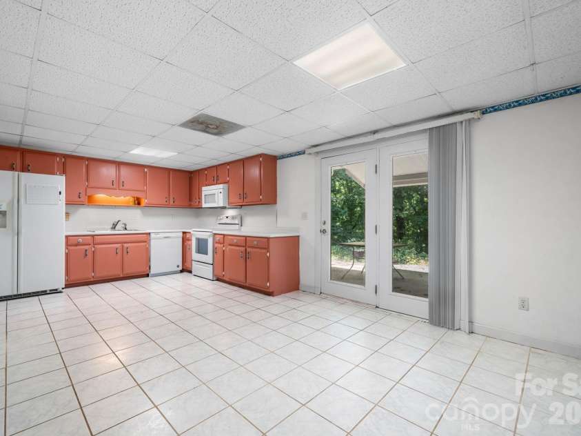 75 Laurelwood Drive, Marion, NC 28752.  MLS# CAR4400780, YatesRealty ID 21144. 