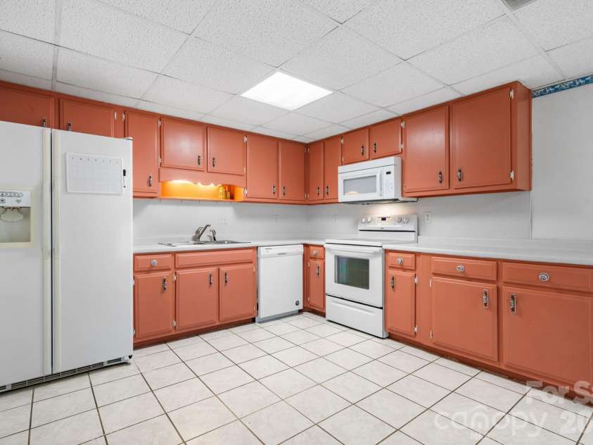 75 Laurelwood Drive, Marion, NC 28752.  MLS# CAR4400780, YatesRealty ID 21144. 