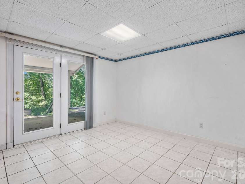 75 Laurelwood Drive, Marion, NC 28752.  MLS# CAR4400780, YatesRealty ID 21144. 