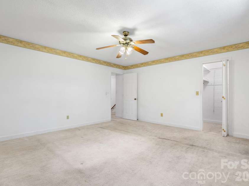75 Laurelwood Drive, Marion, NC 28752.  MLS# CAR4400780, YatesRealty ID 21144. 