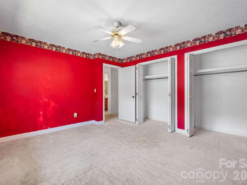 75 Laurelwood Drive, Marion, NC 28752.  MLS# CAR4400780, YatesRealty ID 21144. 