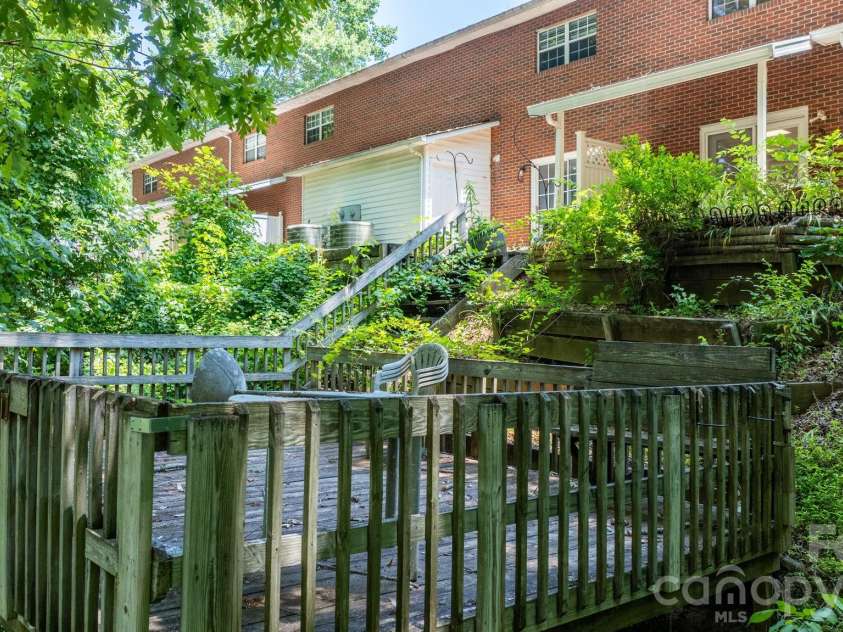 75 Laurelwood Drive, Marion, NC 28752.  MLS# CAR4400780, YatesRealty ID 21144. 