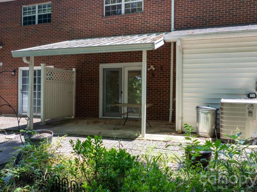 75 Laurelwood Drive, Marion, NC 28752.  MLS# CAR4400780, YatesRealty ID 21144. 
