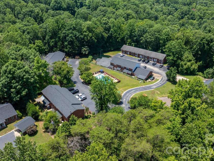 75 Laurelwood Drive, Marion, NC 28752.  MLS# CAR4400780, YatesRealty ID 21144. 