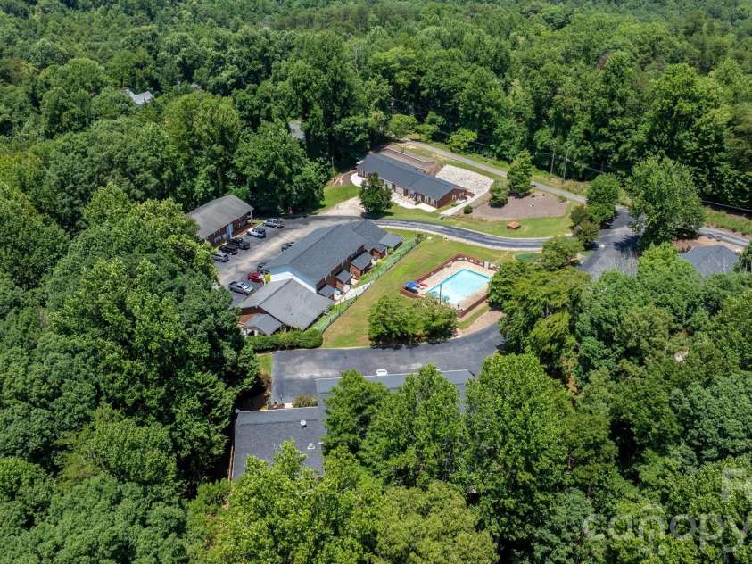 75 Laurelwood Drive, Marion, NC 28752.  MLS# CAR4400780, YatesRealty ID 21144. 